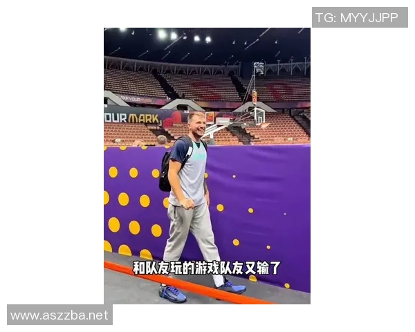 东契奇分球 芬尼·史密斯三分飙进 东契奇分球 芬尼·史密斯三分飙进