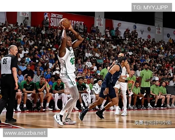 老鹰队正式签约1米83后卫新秀迪文史密斯获得NBA合同机会 老鹰队正式签约1米83后卫新秀迪文史密斯获得NBA合同机会