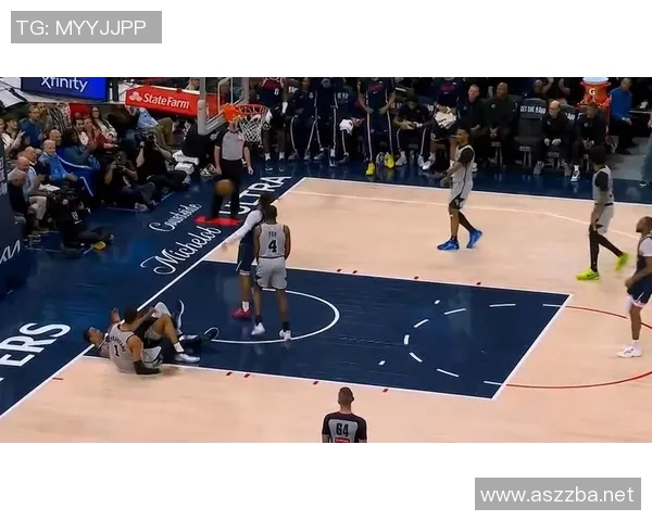 互相下饭！快船边线球离谱失误，马刺4罚1中但快船丢2后场板